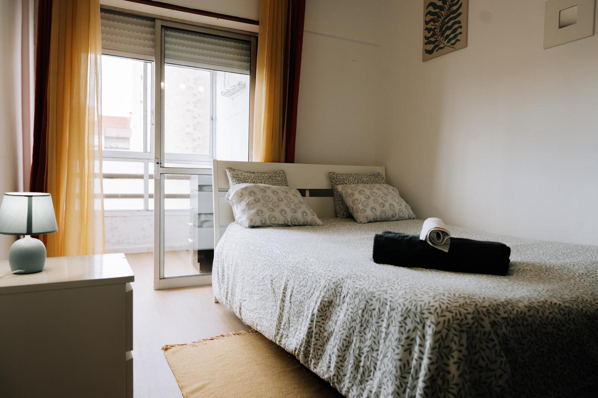 Family-Friendly And Cozy 3-Bedroom Accommodation In Lisboa Eksteriør bilde